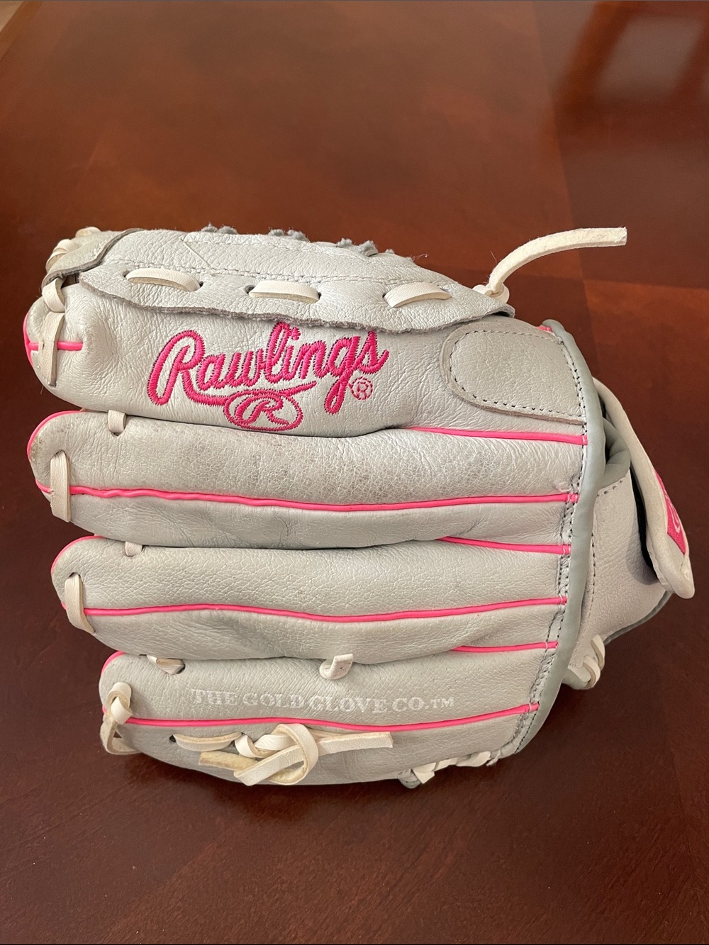 Rawlings White and Pink Youth Baseball/Softball Glove Size 10.5 inch